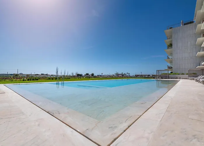 Bayline Cond - Sea View - Spa - Pool - Gym - Truta By Bedzy